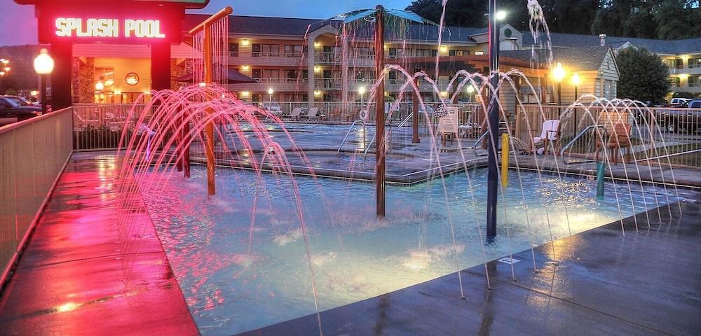 Comfort Inn & Suites At Dollywood Lane Pigeon Forge Eksteriør billede